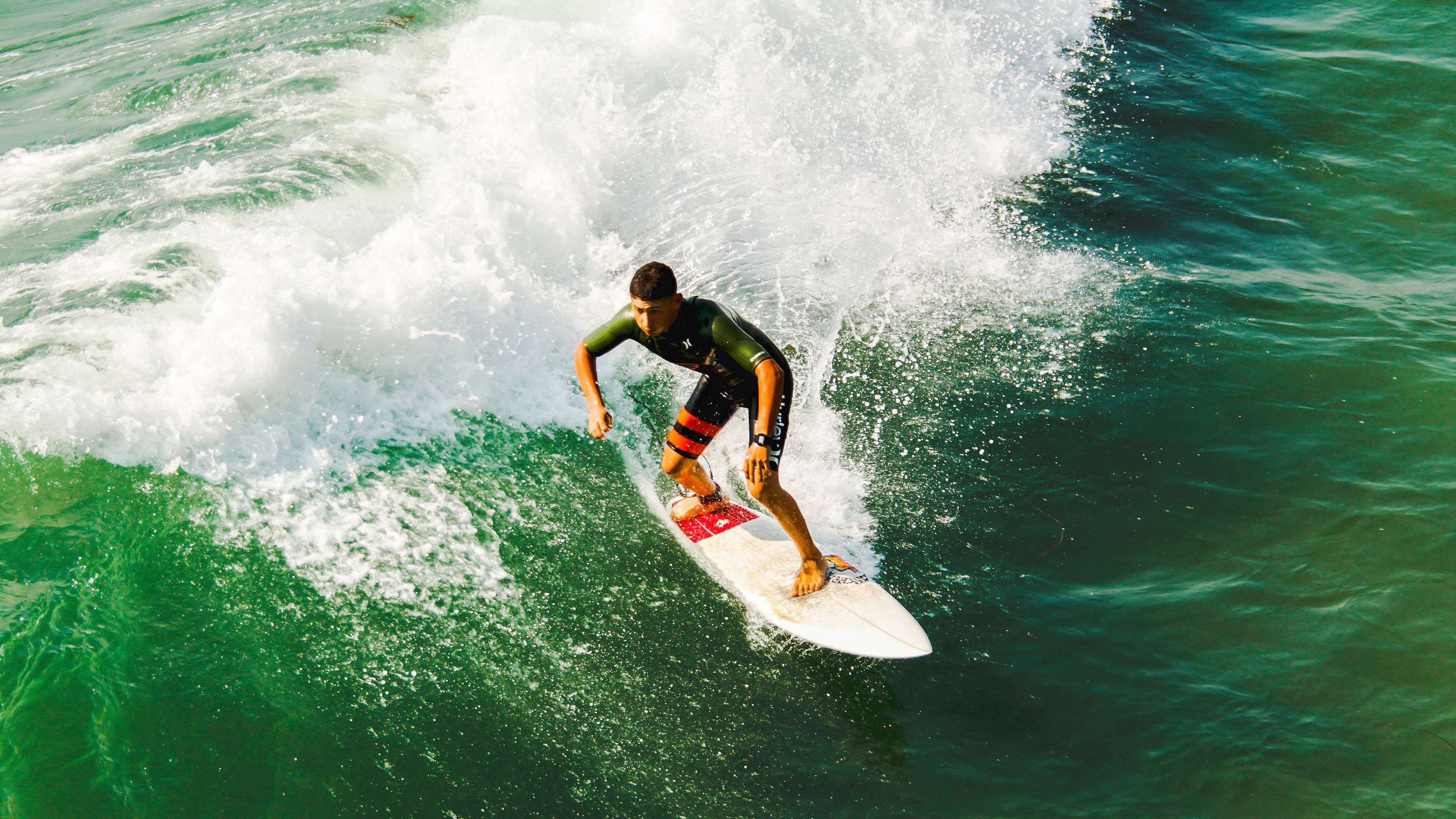斯图加特高位封锁打断出球路线，斯图加特高中锋