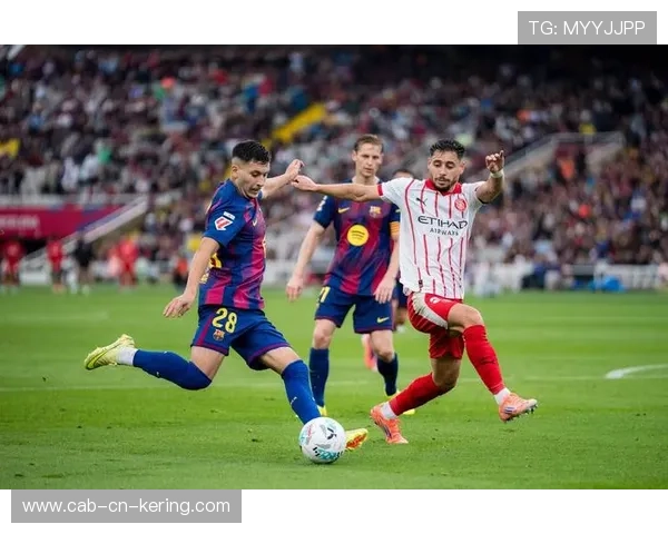 巴萨阿劳霍防守端震撼全场